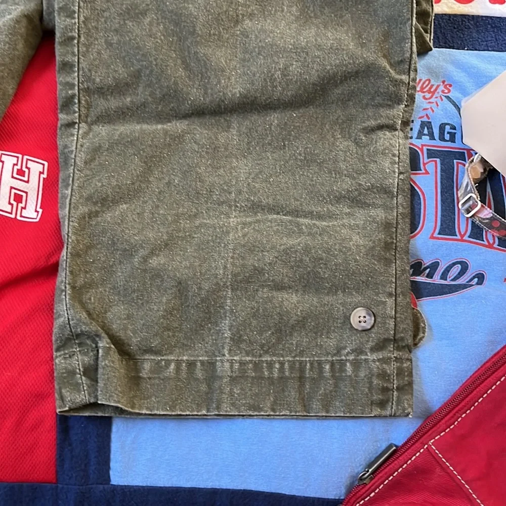 Vintage Men’s Banana Republic REAL Cargo pants. Camo Green. Size 36”w x 34”